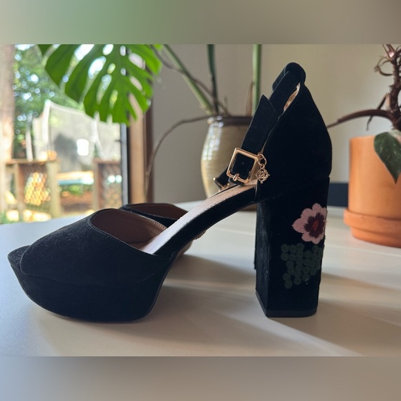 Nanette Lepore Viola Black Velvet Floral Platform Heels - Picture 3 of 15